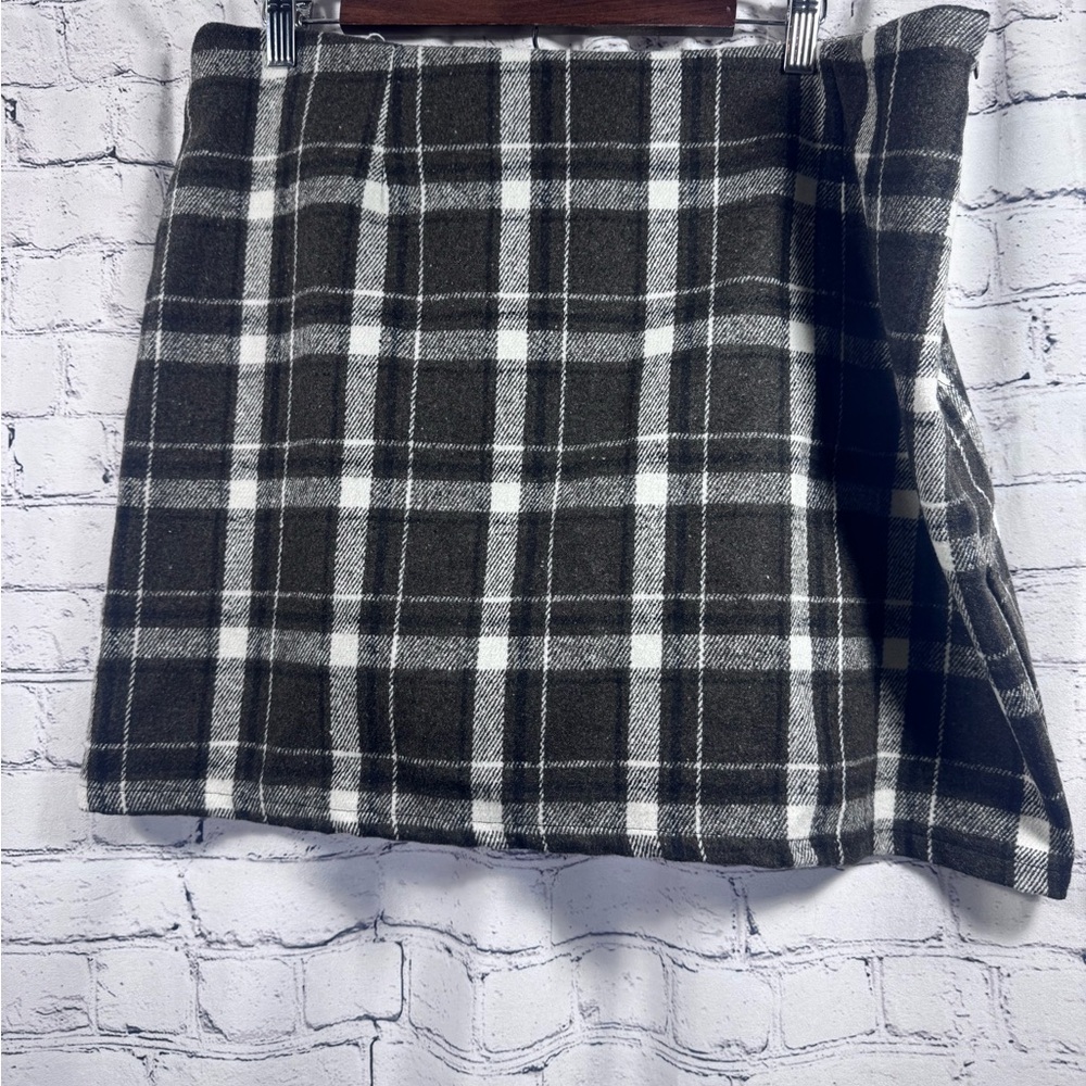 Plaid Black and White Women's Skirt